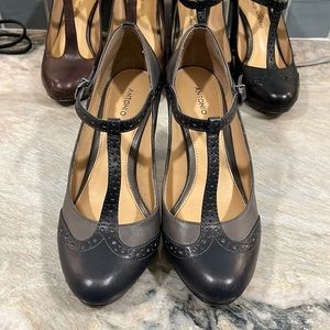 Antonio Melani t-strap heels gray 7